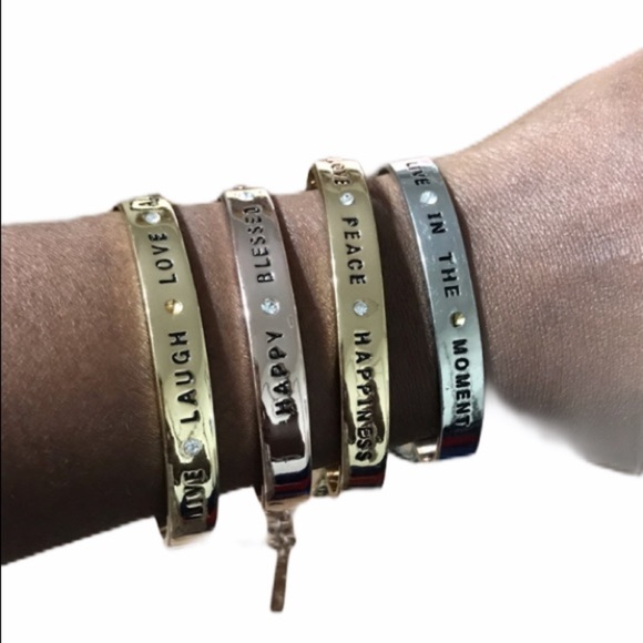 BCBG Stylish Set Of Four bracelets - Picture 1 of 8